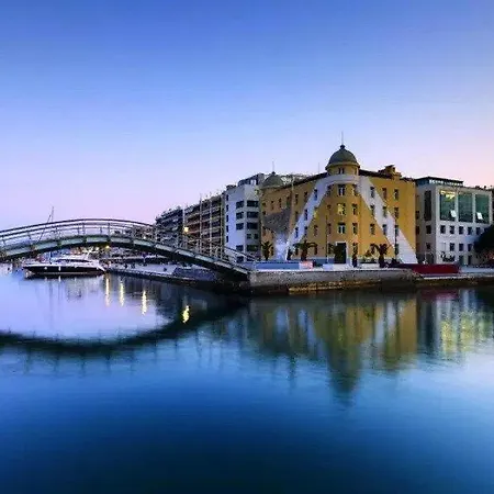 Helena's Daire Golos