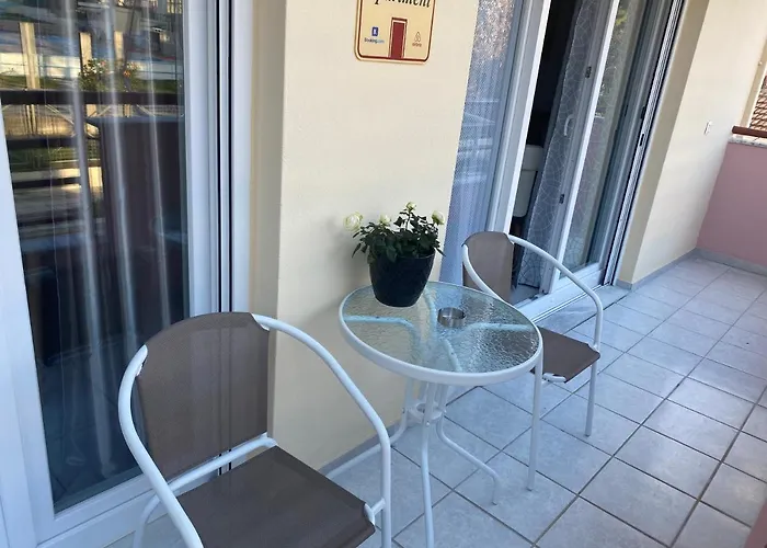 アパート Helena's ヴォロス